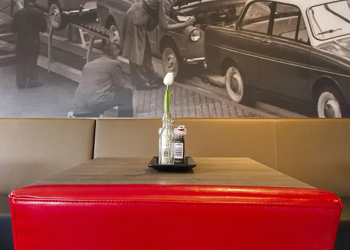 Bastion Waalre ホテル 4*